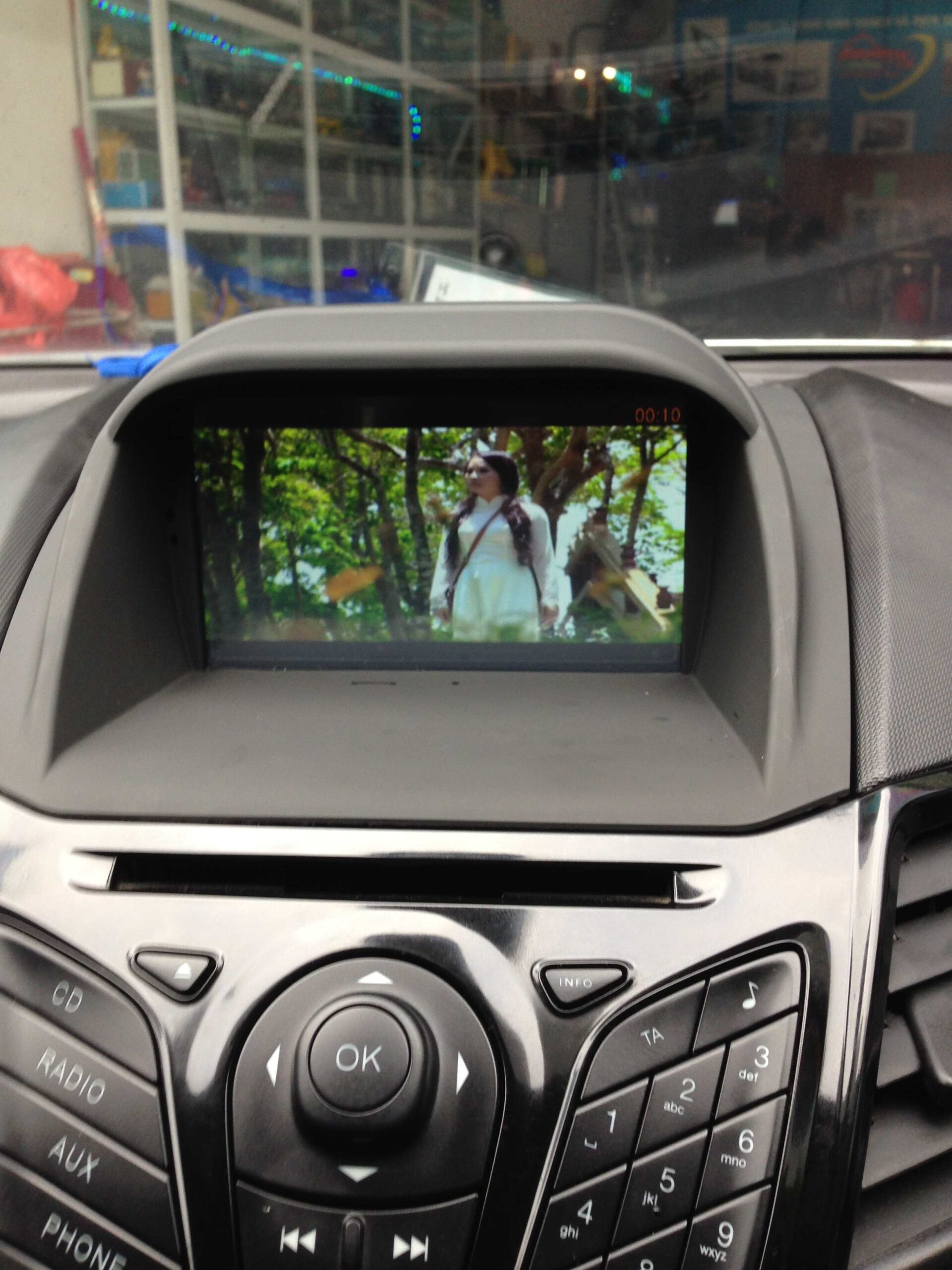 Màn hình dvd theo xe Ford Fiesta 2011-2017