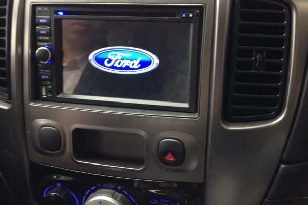 Màn hình dvd theo xe Ford ESCAPE