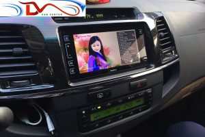 Màn hình dvd theo xe Toyota fortuner 2010-2017