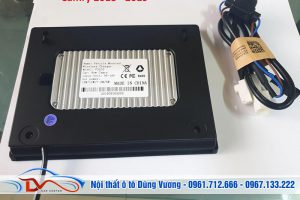 Sạc điện thoại không dây lắp trên xe Camry 2018-2019