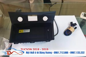 Sạc điện thoại không dây lắp trên Ô tô Hyundai Tucson 2018-2019