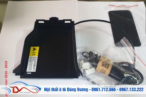 Sạc điện thoại không dây lắp trên xe Land Cruiser 2016-2019