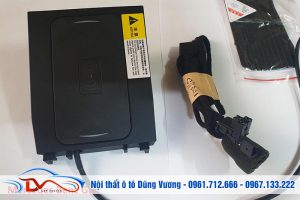 Sạc điện thoại không dây lắp trên xe Mercedes GLC 2015-2019