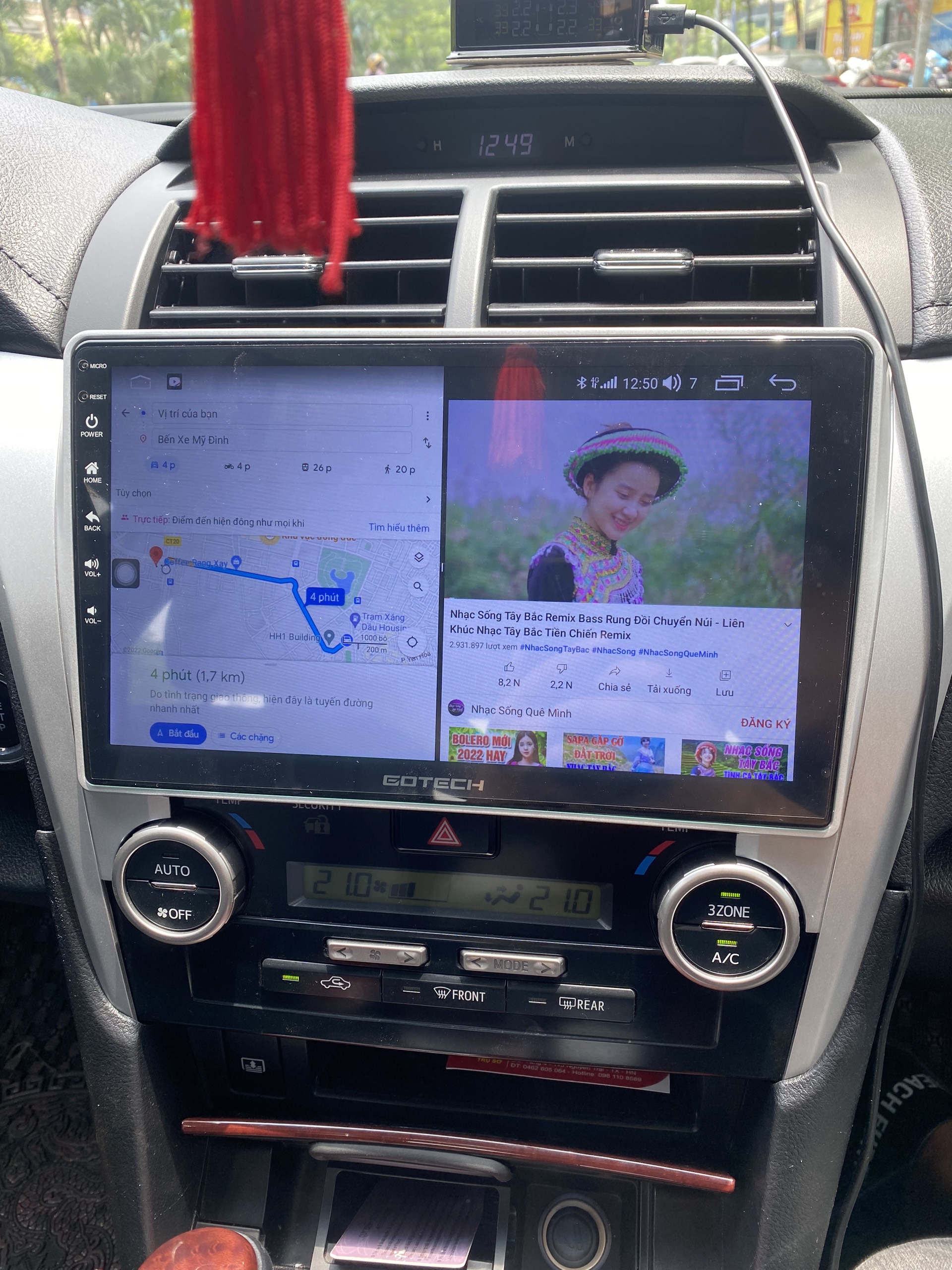 Lắp màn hình liền camera 360 xe Camry 2015