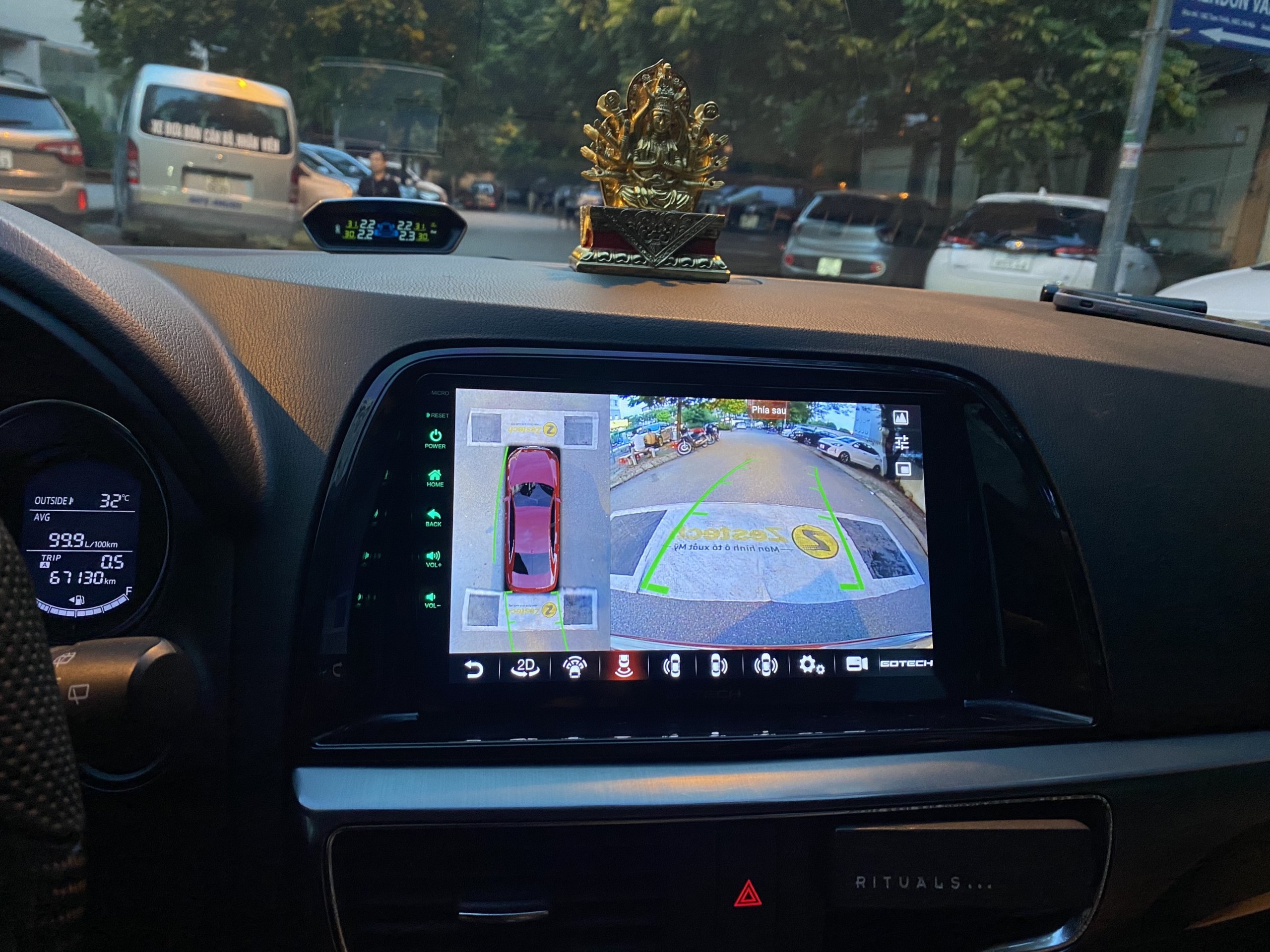 Hình ảnh màn hình liền camera 360 Mazda Cx5 2015