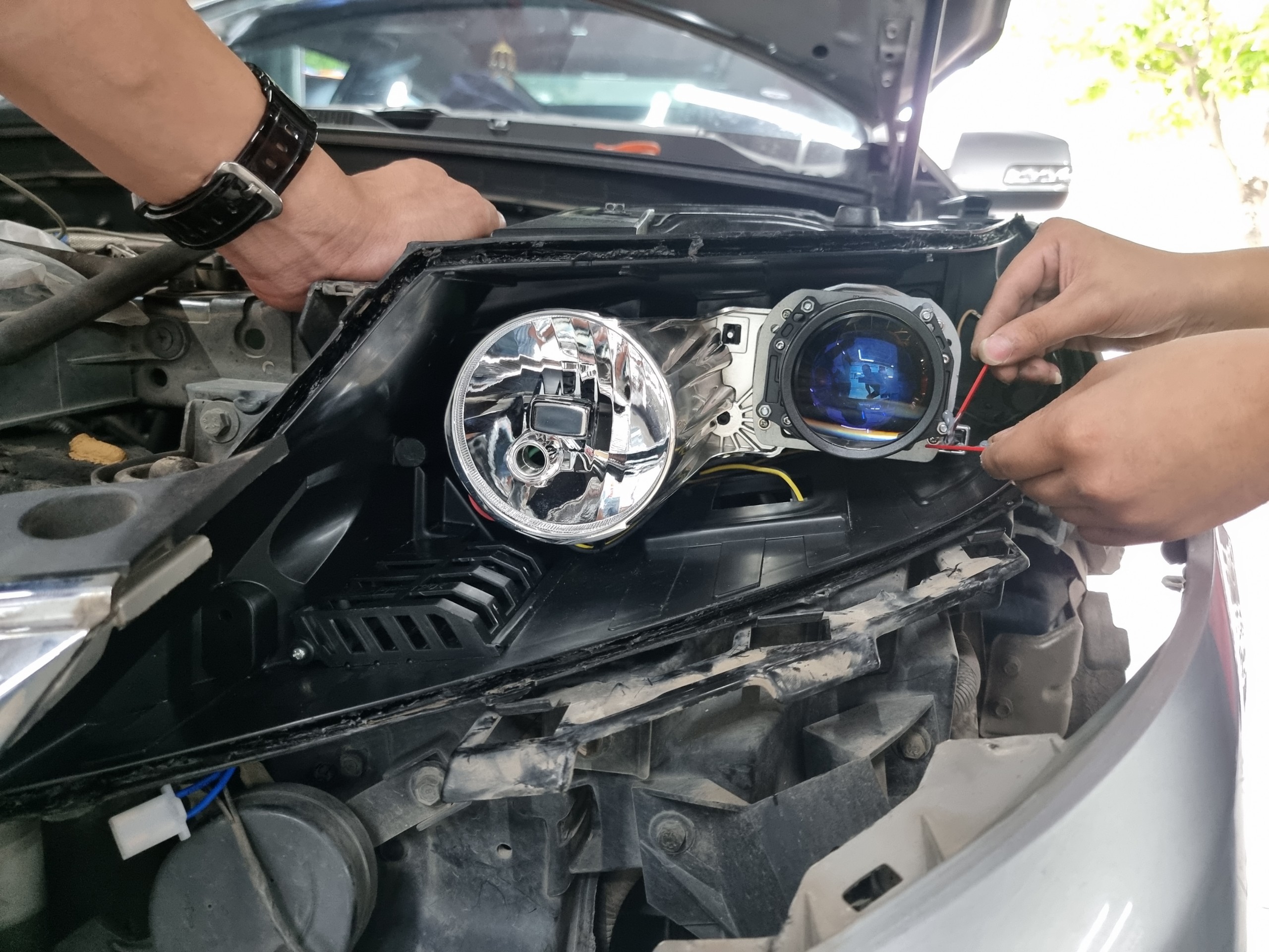 Lắp đặt đèn tăng sáng cho xe Kia Sorento 2013