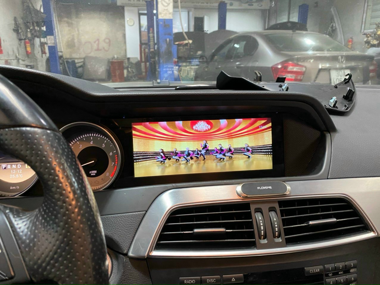 Tiện ích màn hình android xe Mercedes C từ 2010
