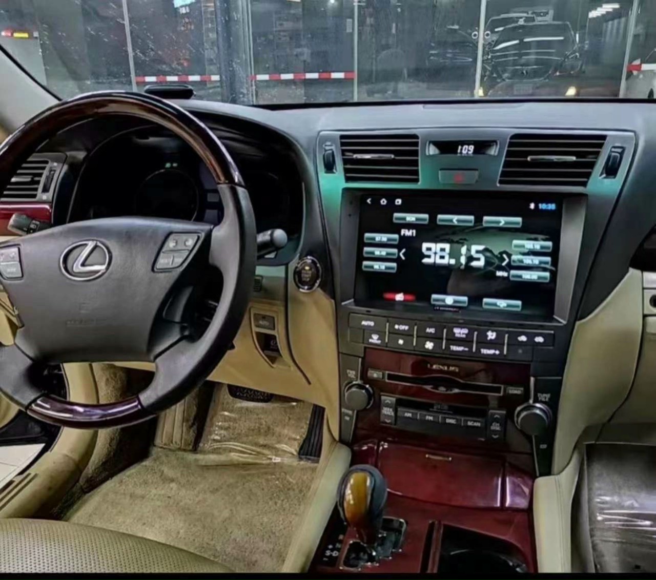 Hình ảnh màn hình android xe Lexus LS460
