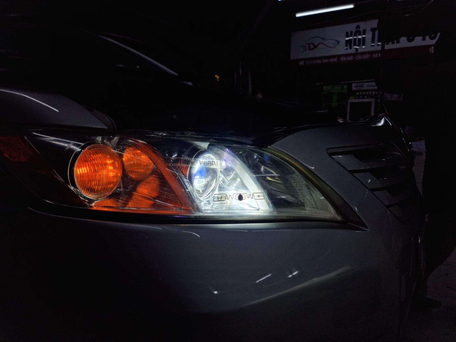 Nâng cấp hệ thống đèn xe Camry LE 2.4 2010
